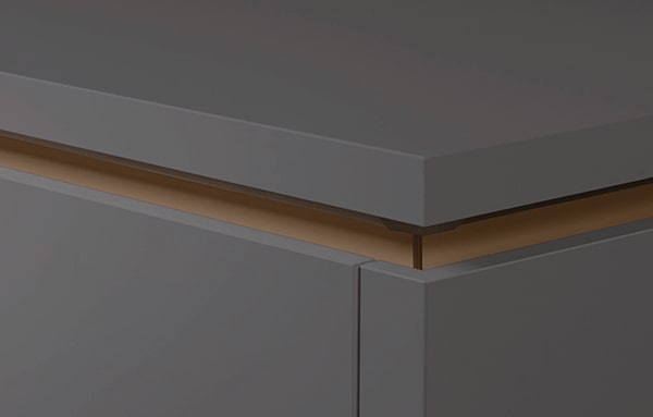 ブロンズメタリック